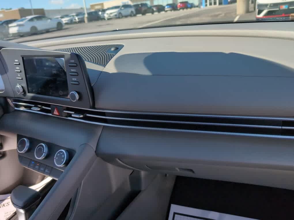 New 2026 Hyundai Elantra SE FWD image 22