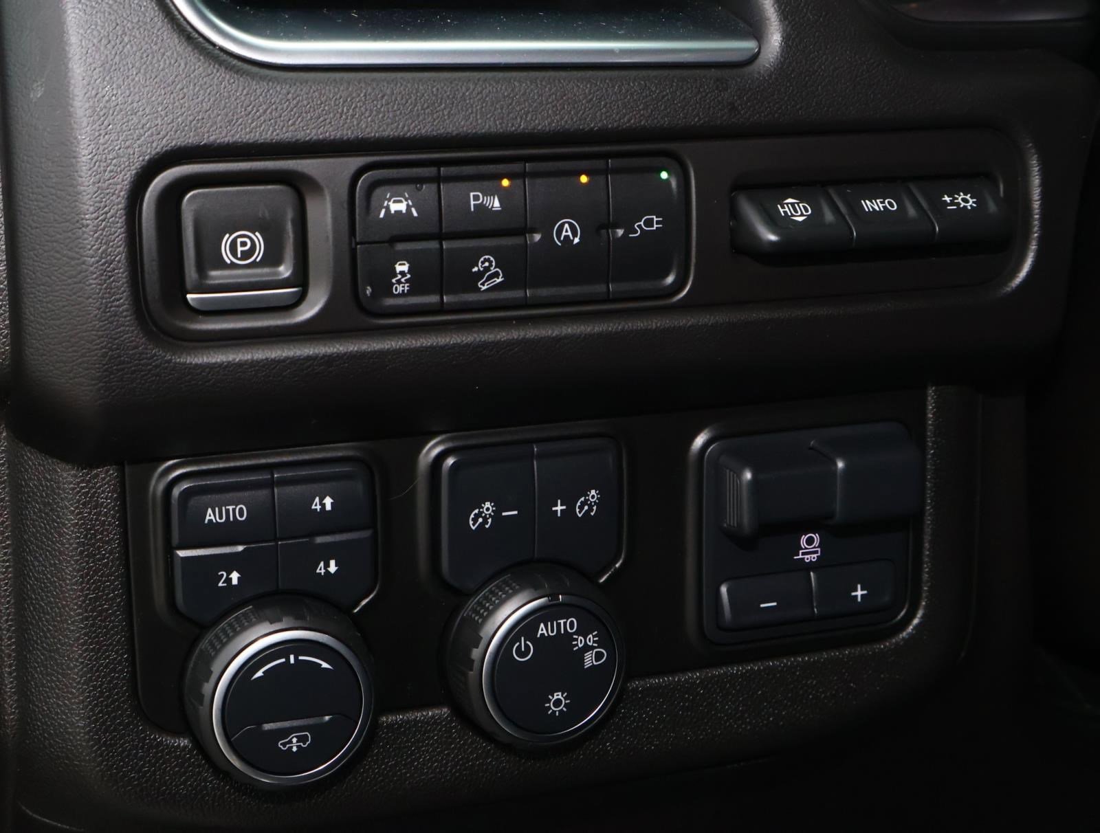 Used 2021 Chevrolet Suburban High Country image 28