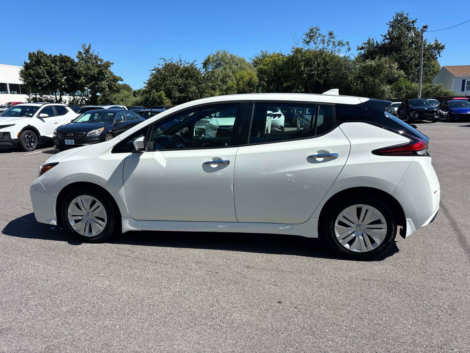 Used 2021 Nissan Leaf S w/ S Charge Package FWD image 2