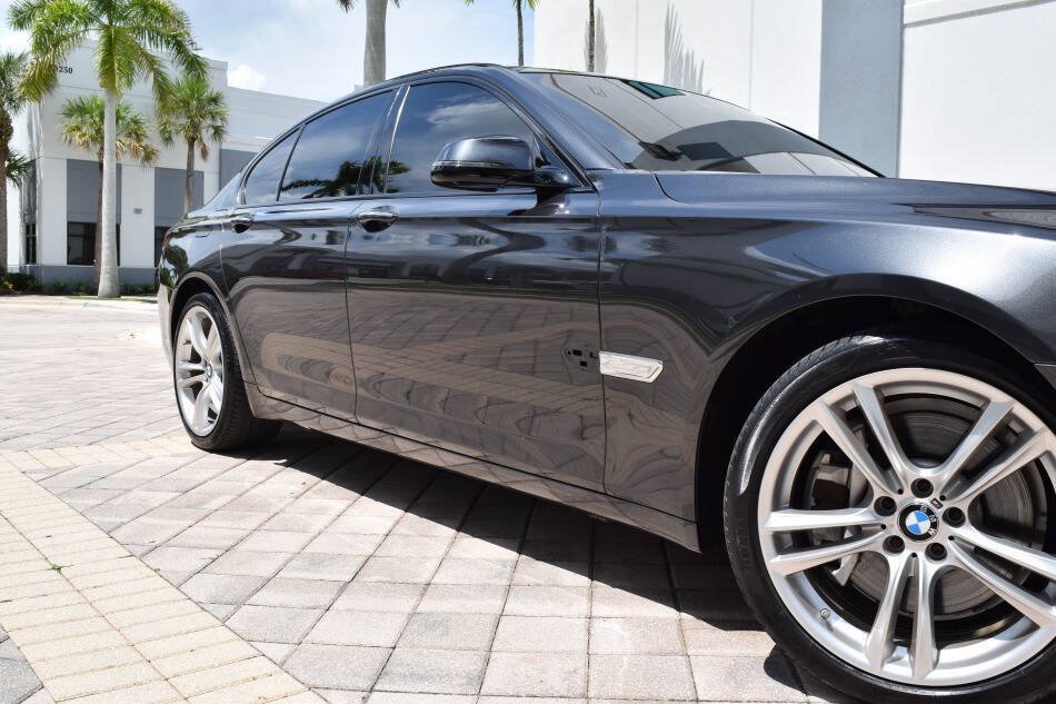 Used 2015 BMW 750i RWD image 17