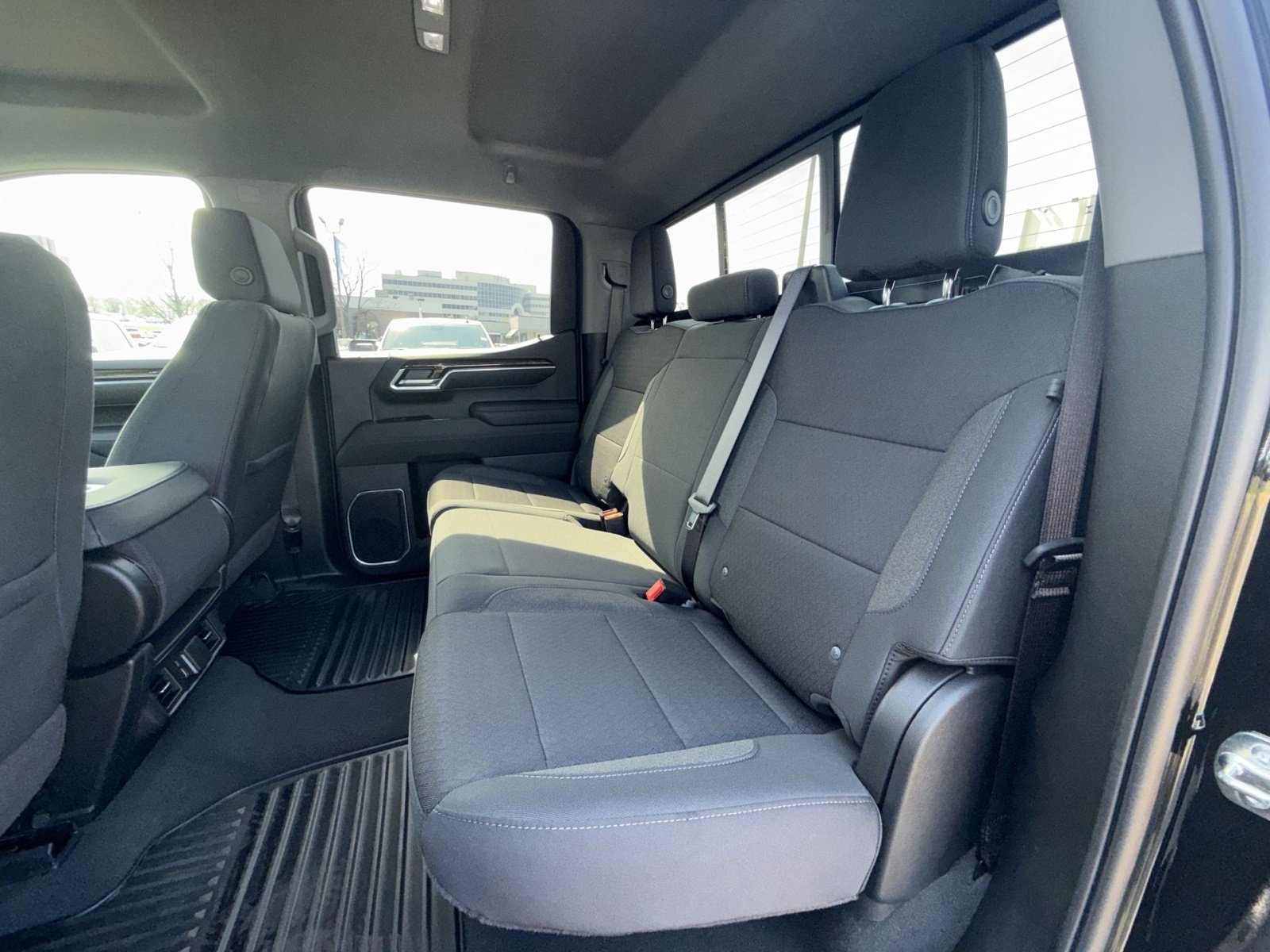 New 2026 GMC Sierra 1500 SLE w/ Preferred Package AWD/4WD image 24