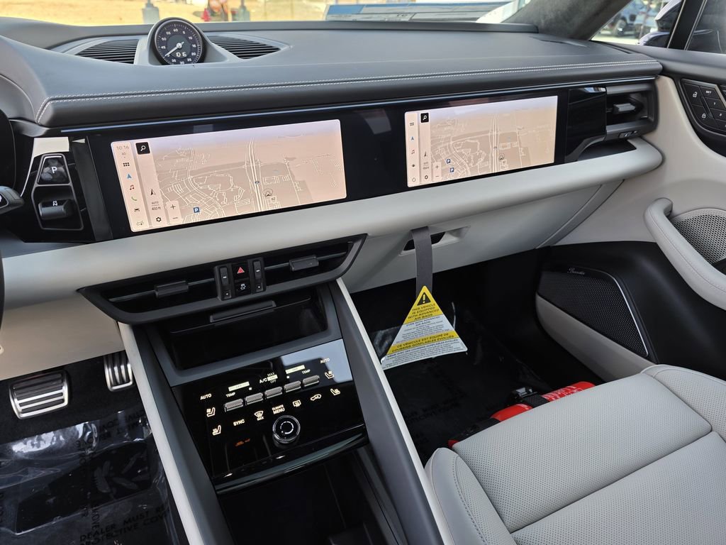New 2025 Porsche Macan Turbo Electric AWD/4WD image 18