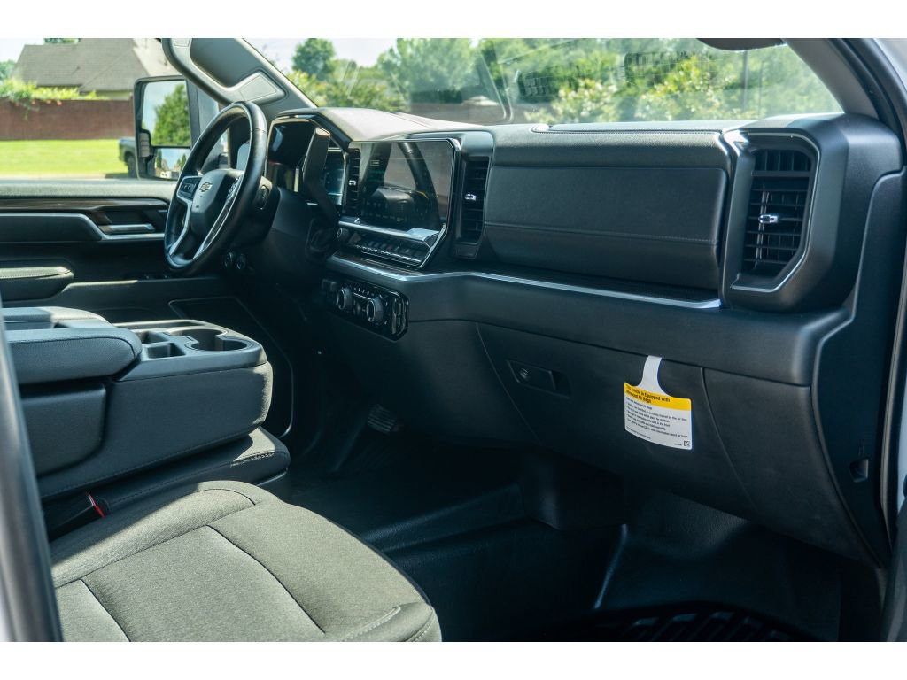 Used 2025 Chevrolet Silverado 2500 LT w/ Convenience Package AWD/4WD image 16