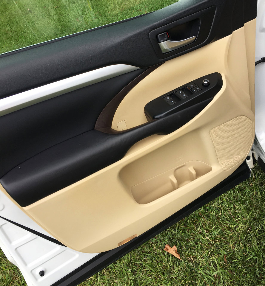 Used 2017 Toyota Highlander XLE image 10