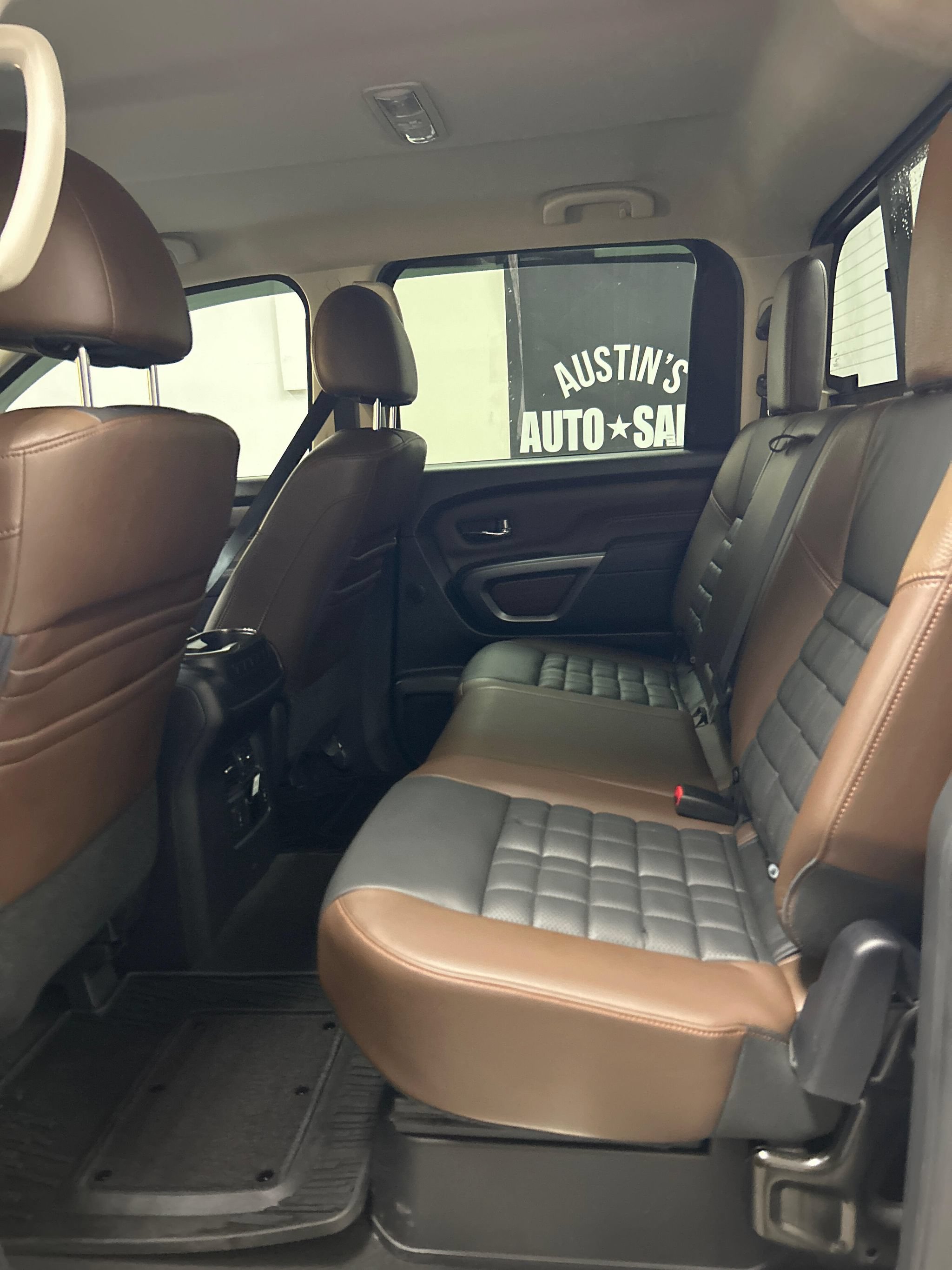 Used 2016 Nissan Titan Platinum Reserve AWD/4WD image 10