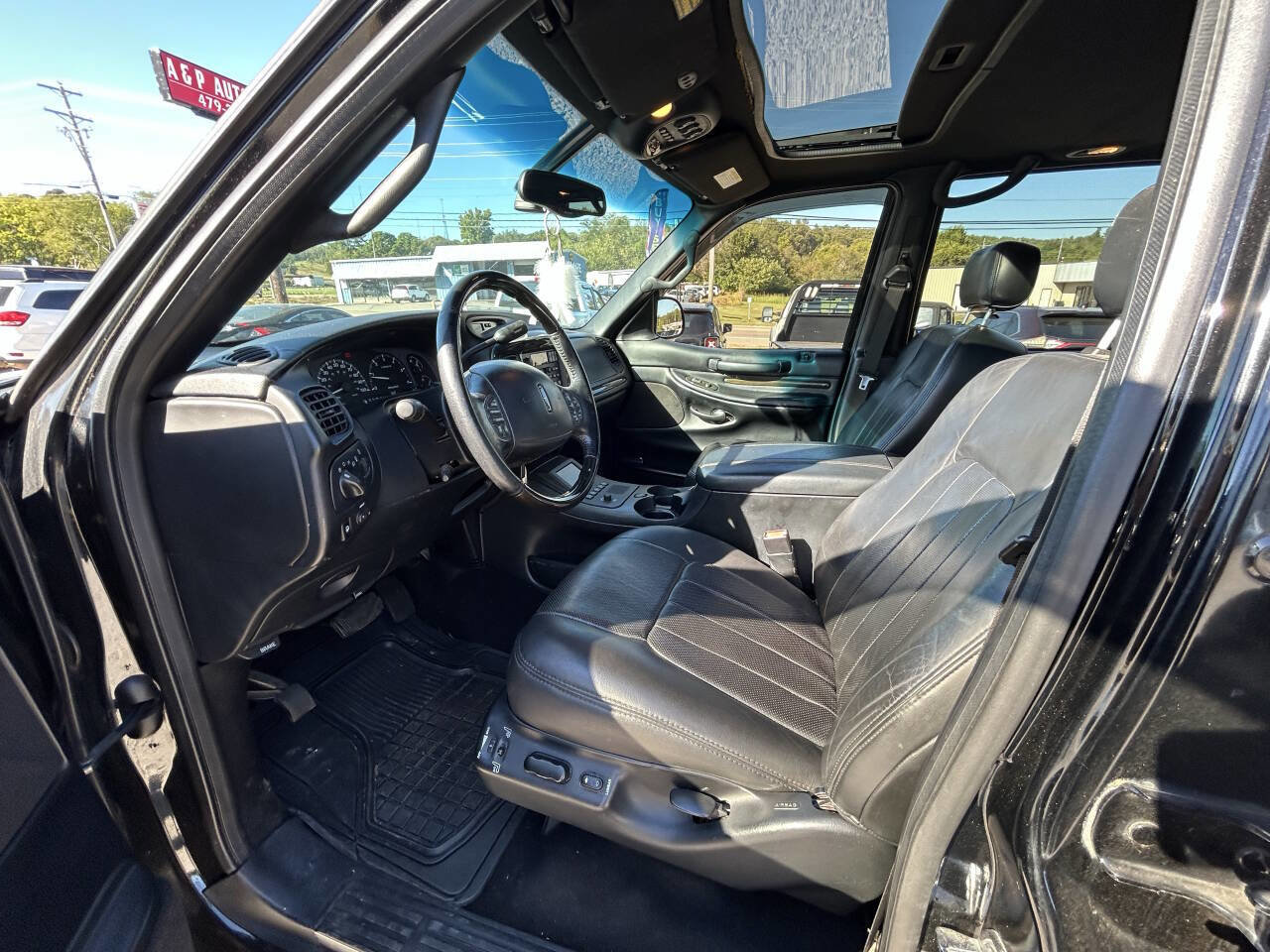 Used 2002 Lincoln Blackwood image 8