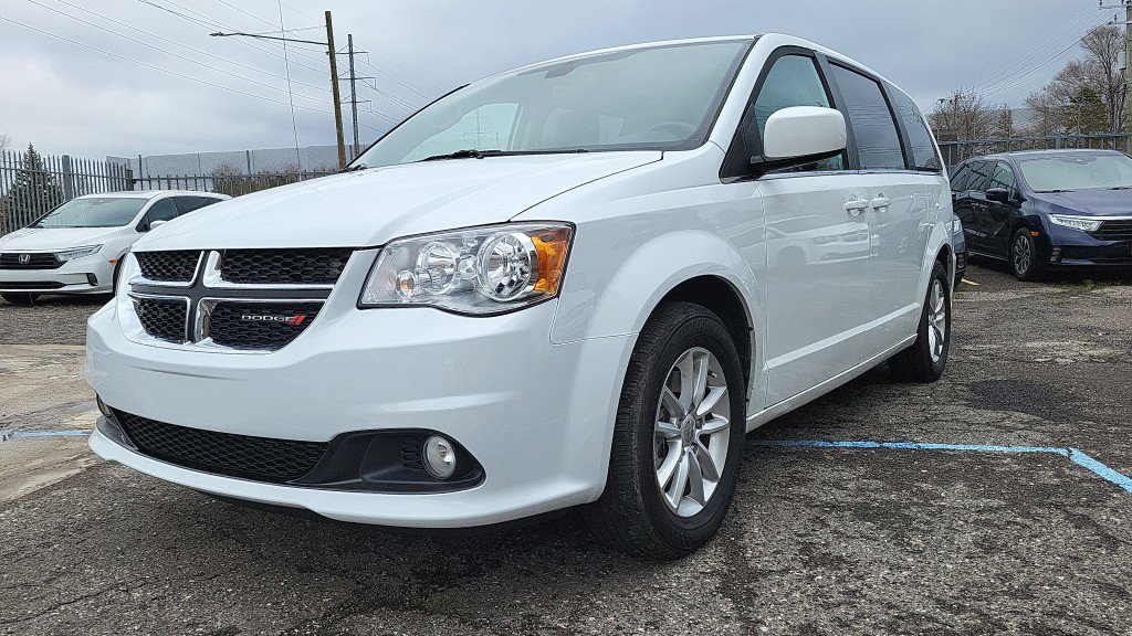 Used 2019 Dodge Grand Caravan SXT image 5