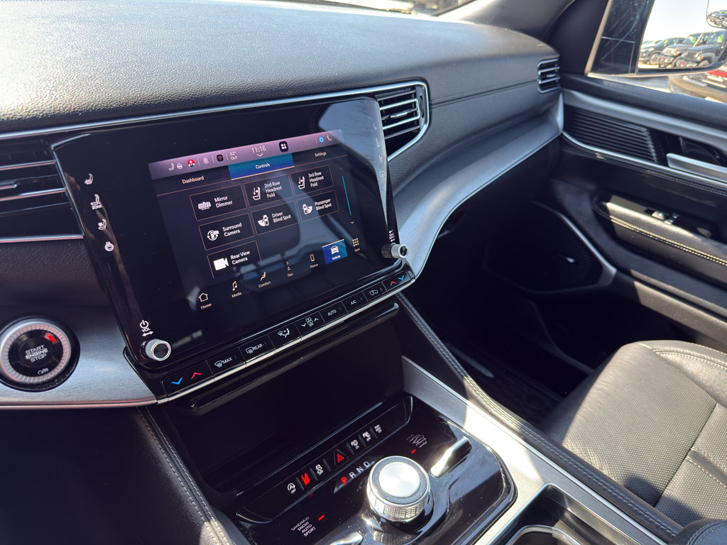 Used 2025 Jeep Wagoneer L Series II w/ Convenience Group I AWD/4WD image 19