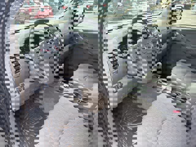 Used 2014 Nissan Frontier SV RWD image 9