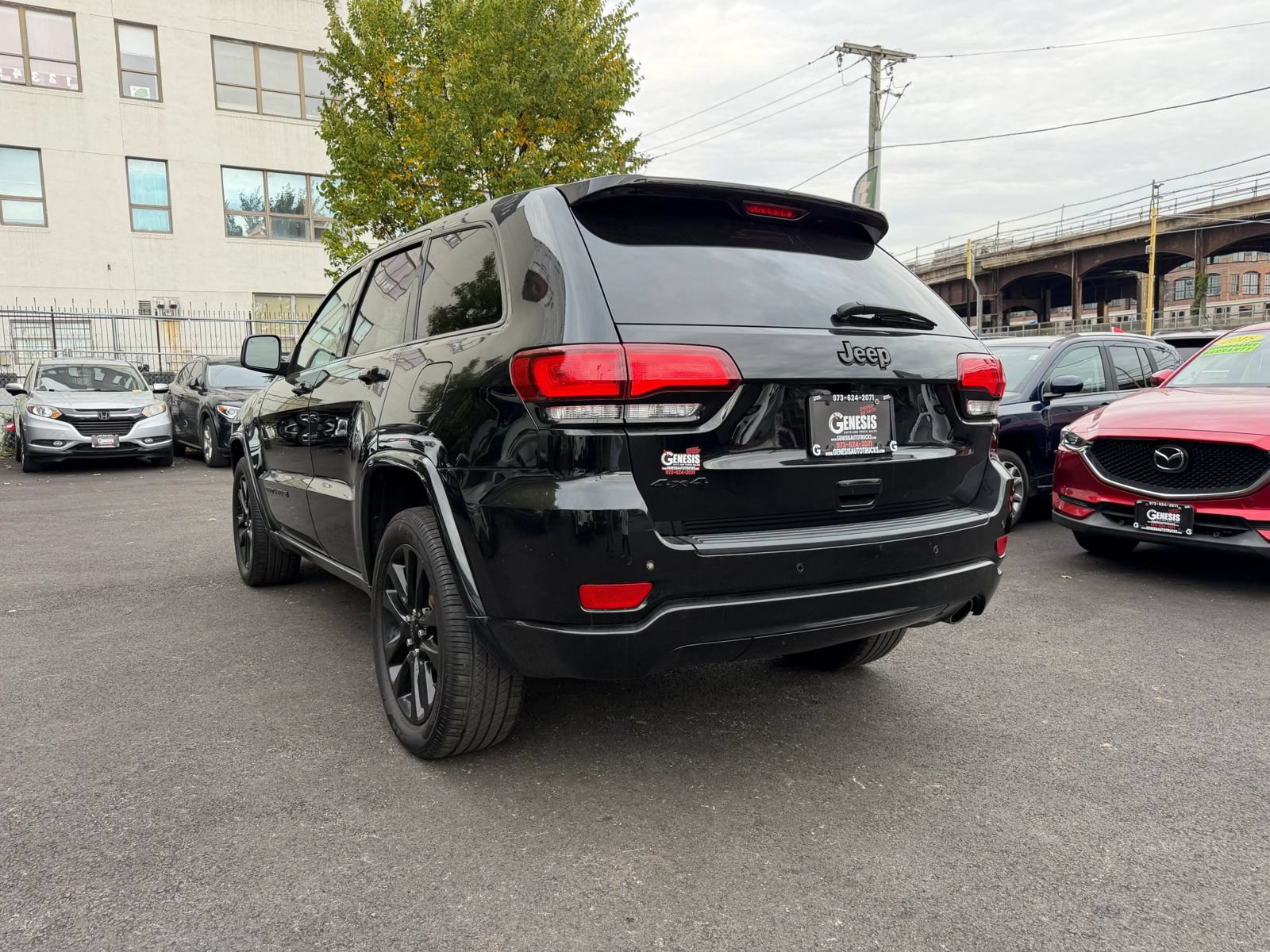 Used 2019 Jeep Grand Cherokee Altitude AWD/4WD image 7