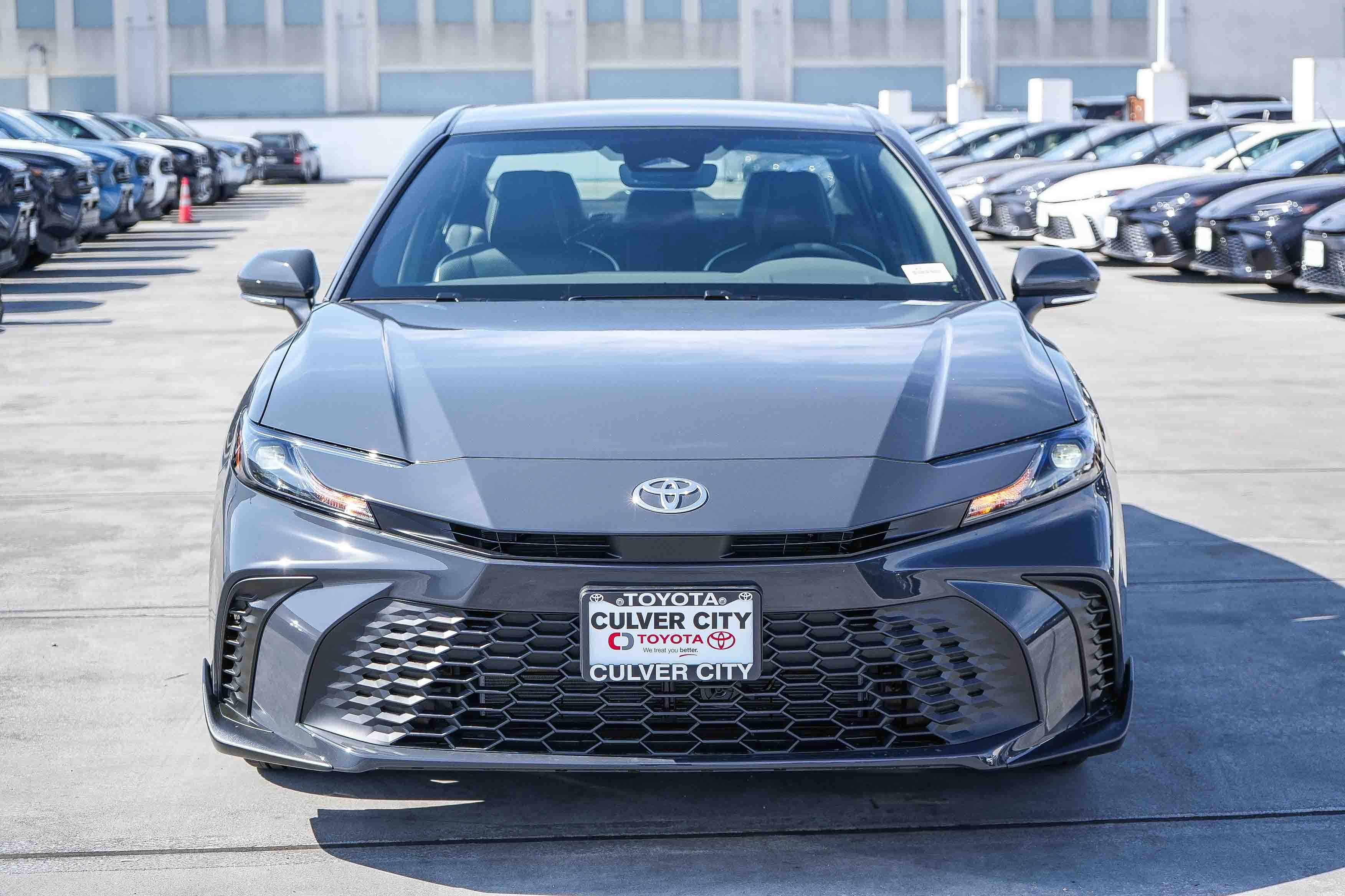 New 2026 Toyota Camry SE w/ Convenience Package FWD image 2
