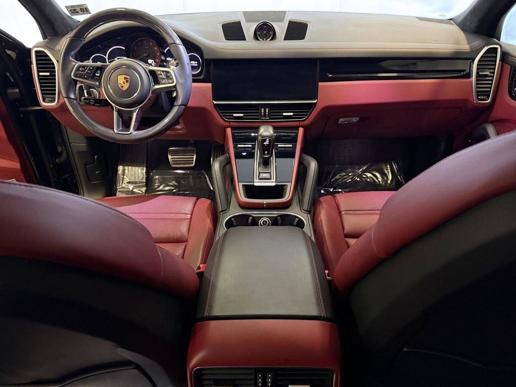 Used 2022 Porsche Cayenne S AWD/4WD image 4