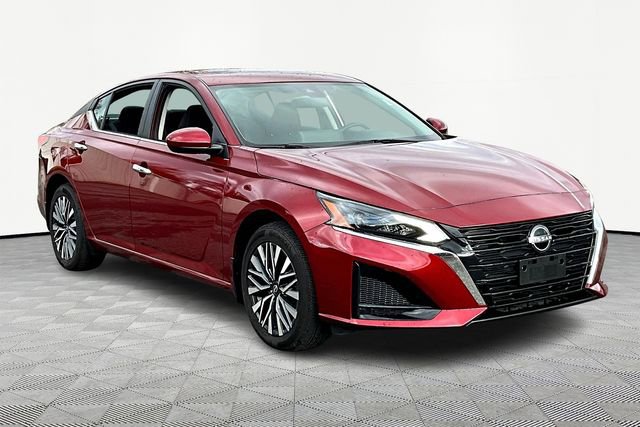 Used 2023 Nissan Altima 2.5 SV w/ SV Premium Package