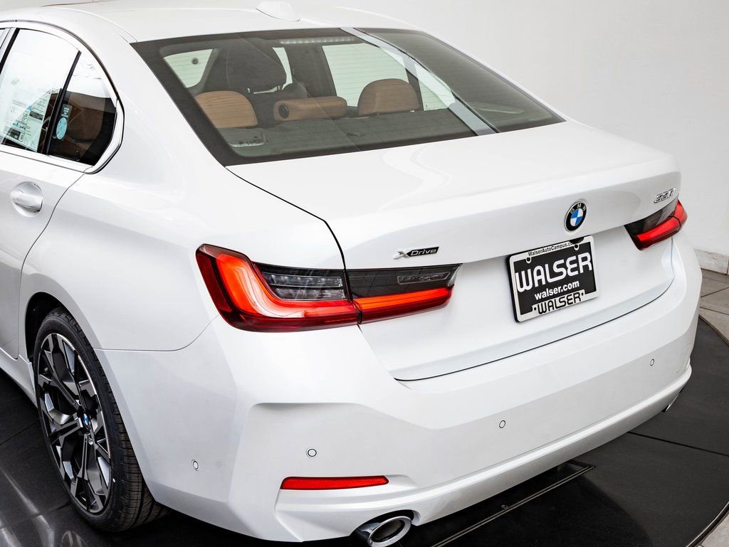 New 2026 BMW 330i xDrive Sedan w/ Premium Package AWD/4WD image 19