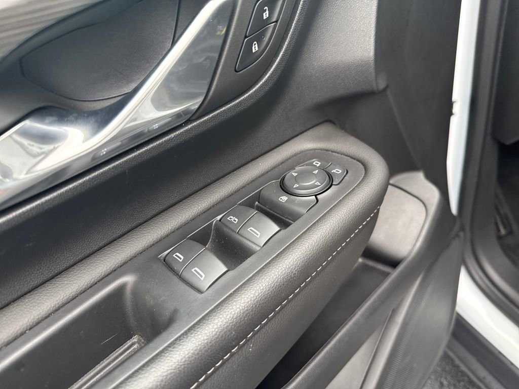 Used 2023 GMC Terrain SLE image 14