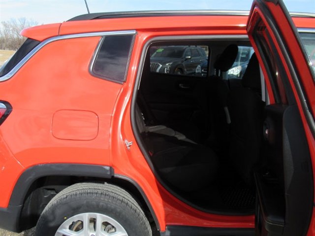 Used 2021 Jeep Compass Sport w/ Cold Weather Group image 16