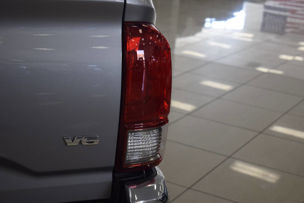 Used 2017 Toyota Tacoma TRD Off-Road image 37