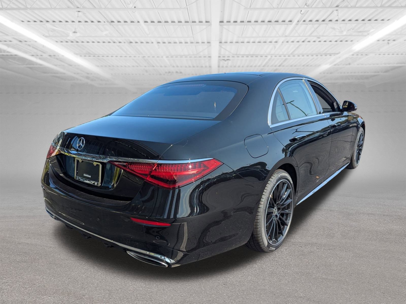 New 2026 Mercedes-Benz S 580 4MATIC Sedan image 3