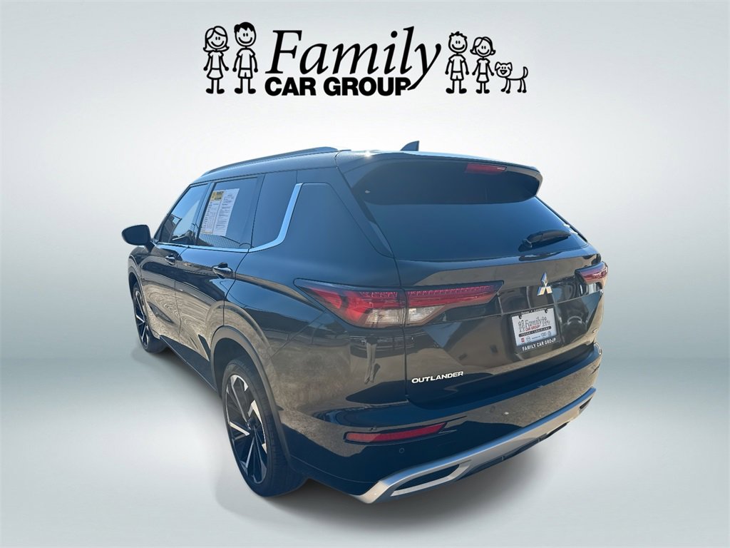 Used 2023 Mitsubishi Outlander SEL Black Edition image 4