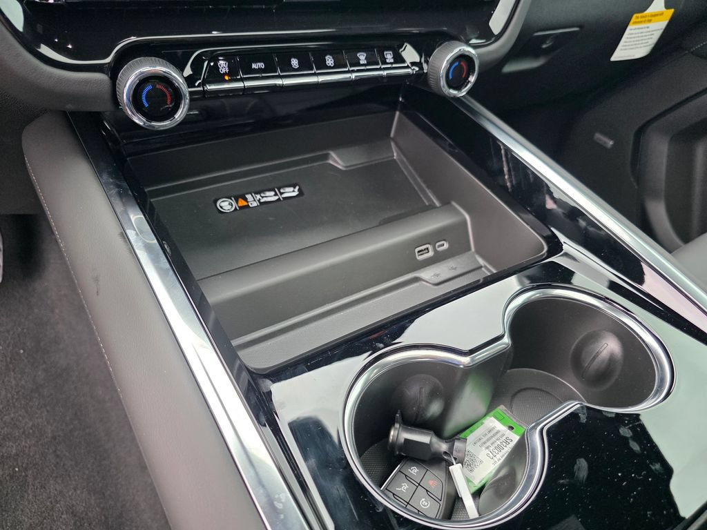 New 2025 Chevrolet Suburban Premier RWD image 16