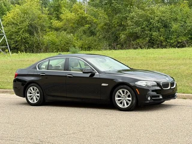 Used 2015 BMW 528i xDrive Sedan AWD/4WD image 4