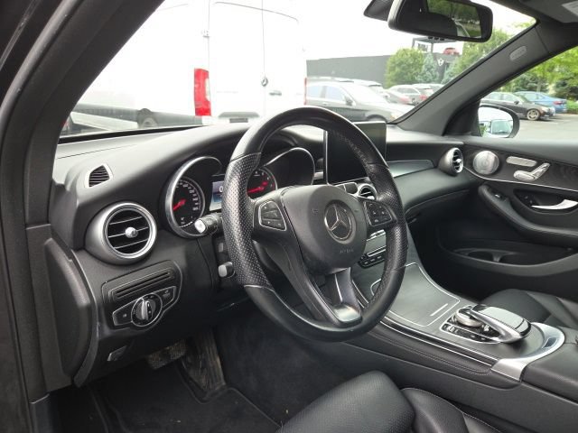 Used 2017 Mercedes-Benz GLC 300 4MATIC image 7