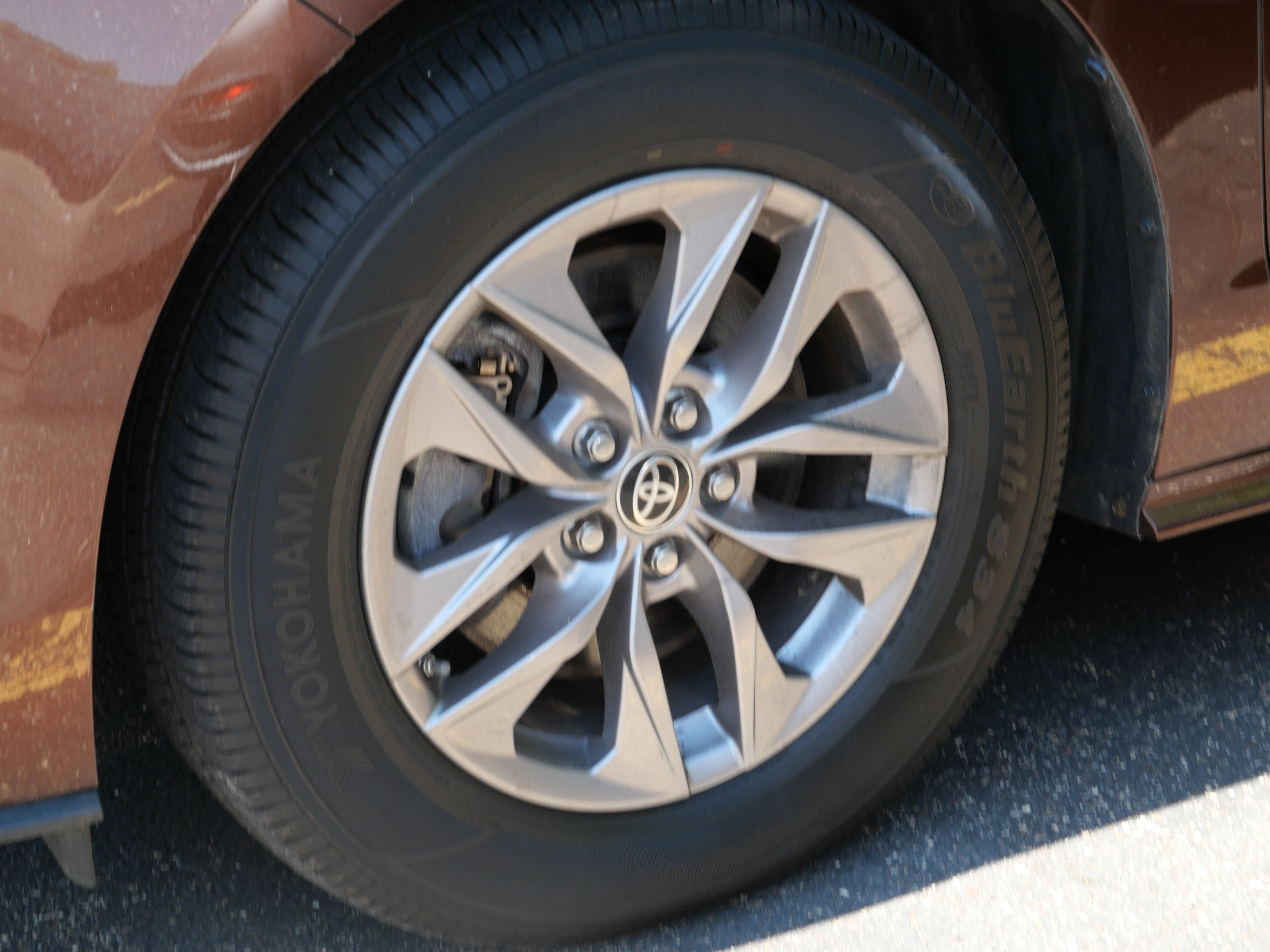 Used 2022 Toyota Sienna XLE AWD/4WD image 5