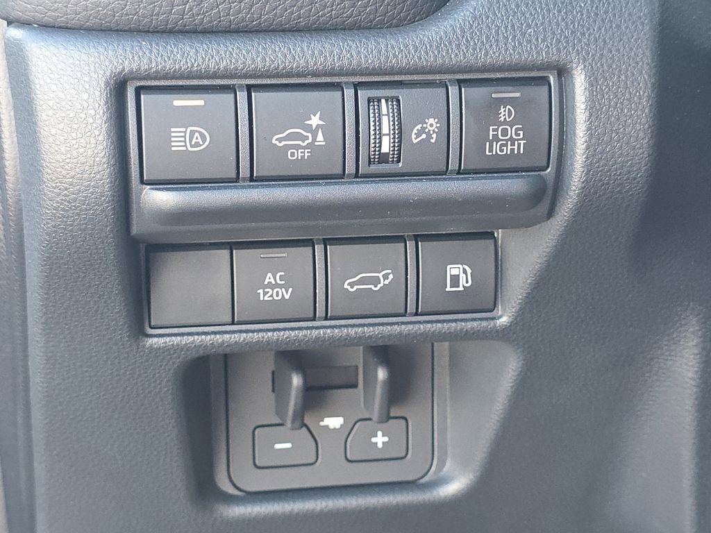 Used 2025 Toyota Land Cruiser image 15