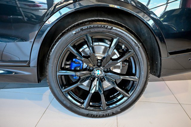 Used 2023 BMW X7 xDrive40i w/ Executive Package image 54