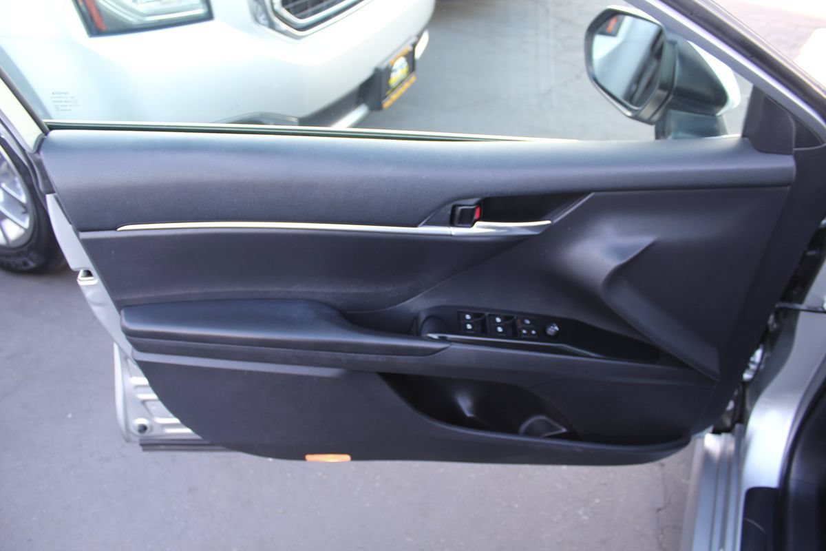 Used 2019 Toyota Camry LE w/ Carpet Mat Package FWD image 16