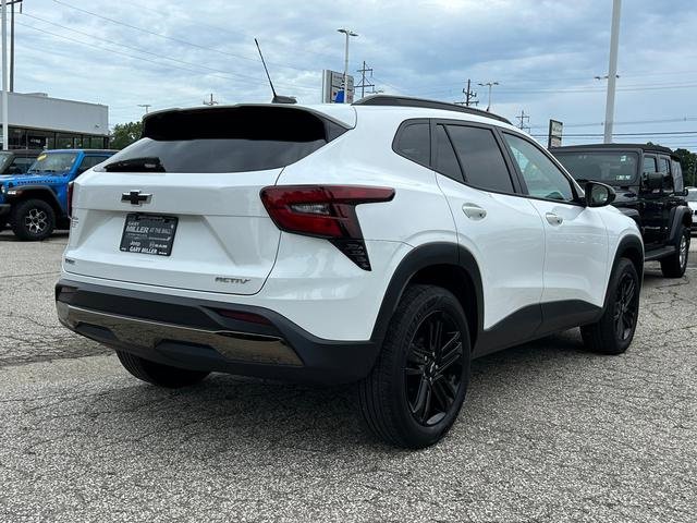 Used 2024 Chevrolet Trax ACTIV w/ Driver Confidence Package image 3