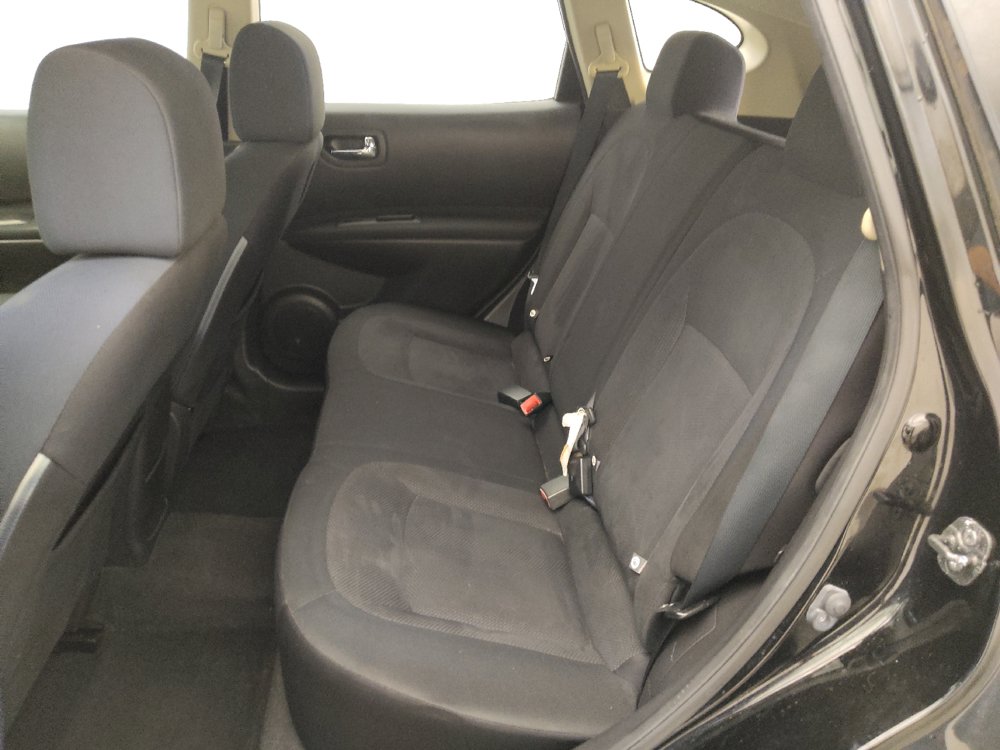 Used 2015 Nissan Rogue S FWD image 18