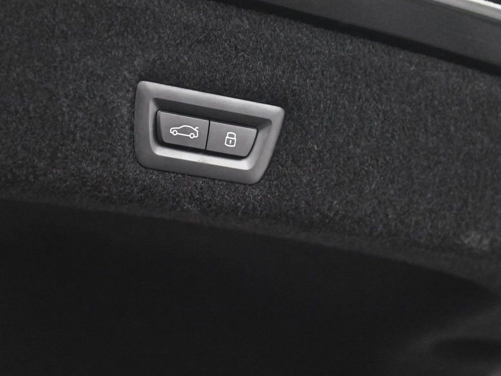 Used 2023 BMW i7 xDrive60 w/ Parking Assistance Package image 39