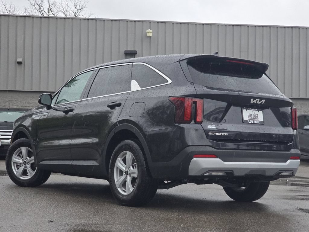 Used 2026 Kia Sorento LX FWD image 12