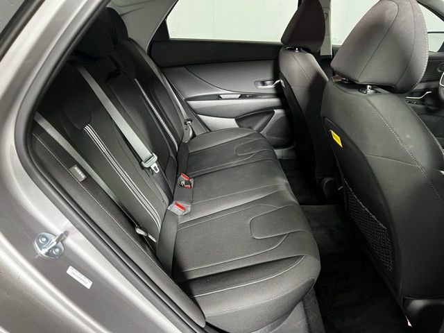 Used 2025 Hyundai Elantra SEL image 18