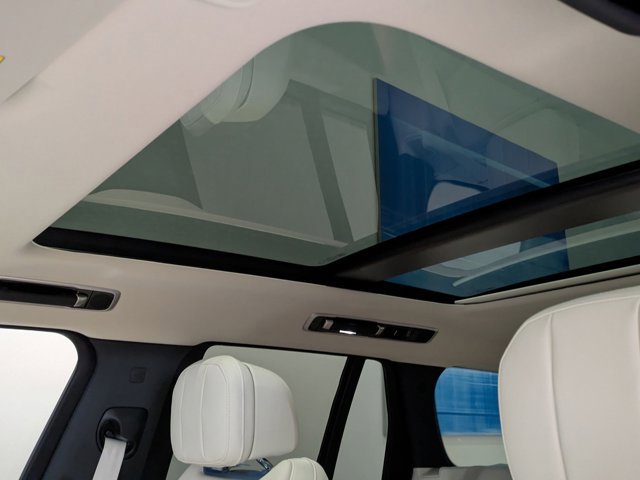 New 2026 Land Rover Range Rover SE image 15