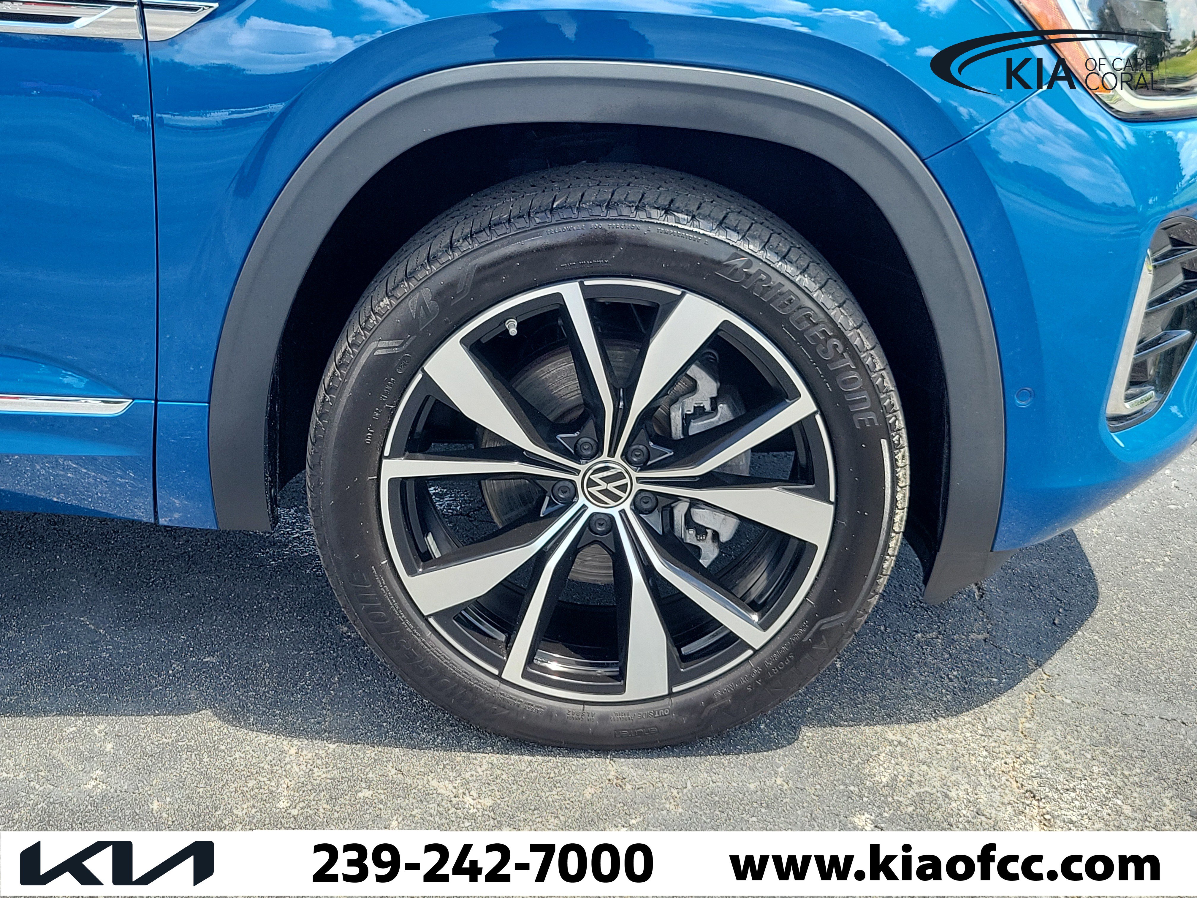 Used 2025 Volkswagen Atlas Cross Sport SEL Premium R-Line AWD/4WD image 7