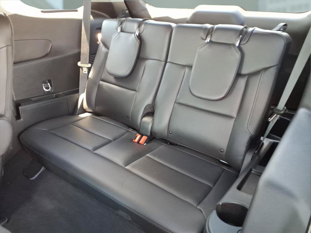 Used 2024 Ford Explorer XLT w/ Equipment Group 202A RWD image 20