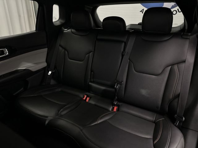 Used 2023 Jeep Compass Limited image 27