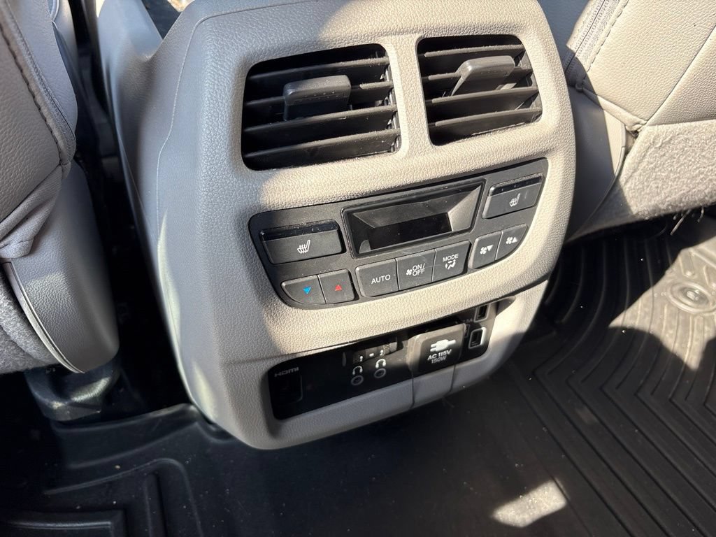 Used 2021 Honda Pilot Elite image 16