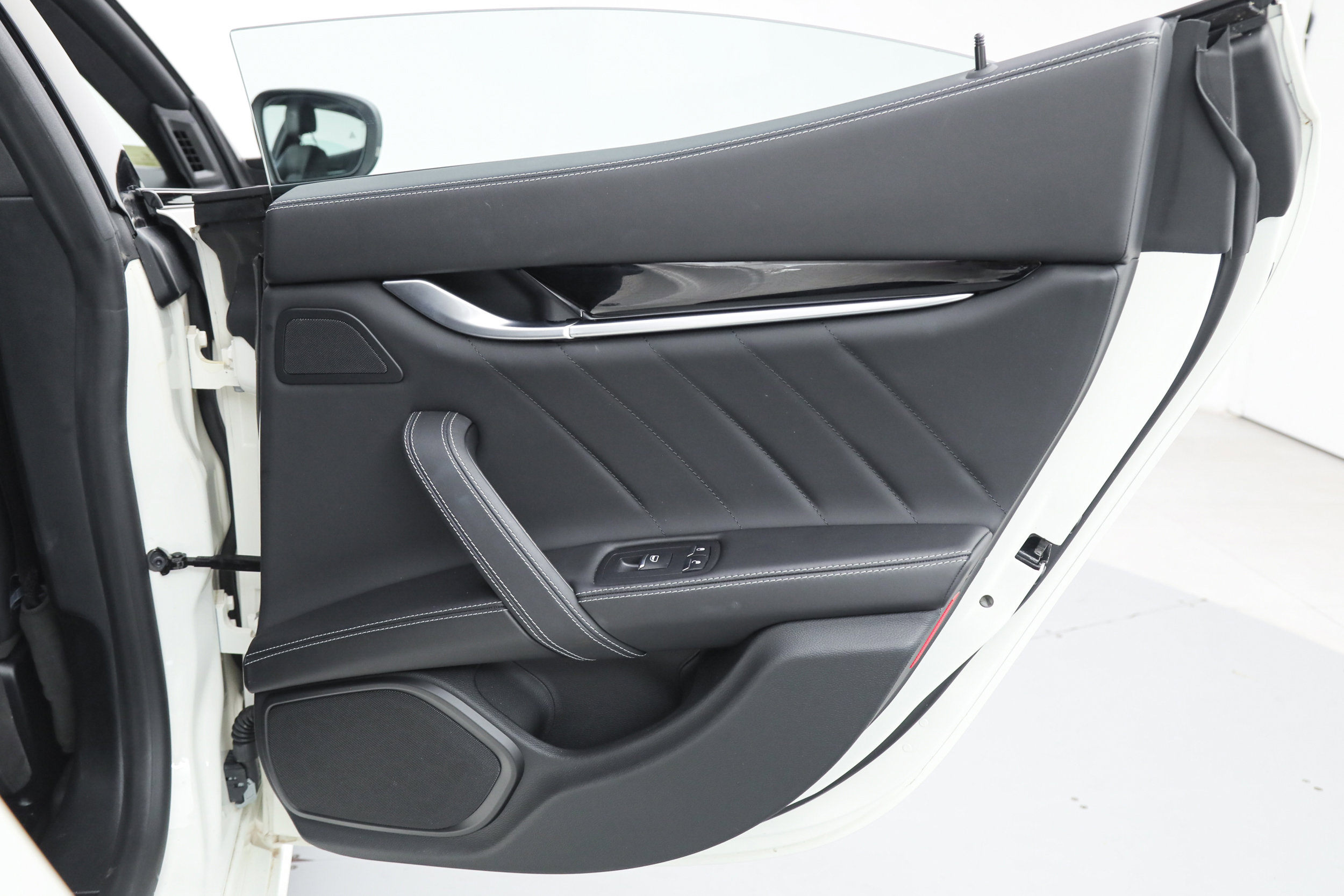 Certified 2023 Maserati Ghibli Modena image 15