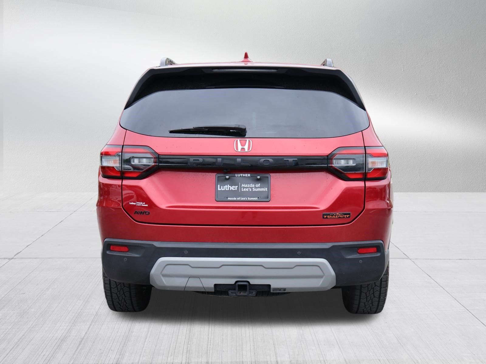 Used 2025 Honda Pilot TrailSport image 5