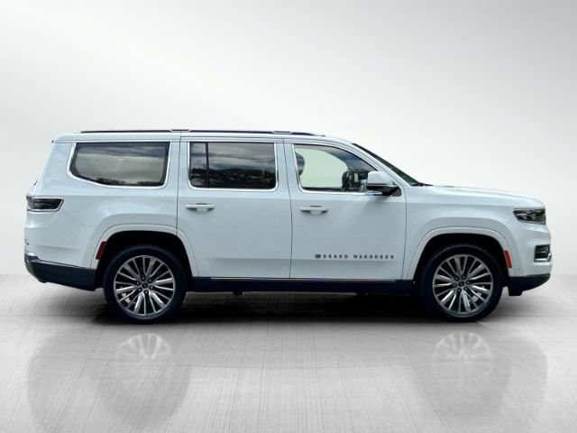 Used 2022 Jeep Grand Wagoneer Series III AWD/4WD image 3
