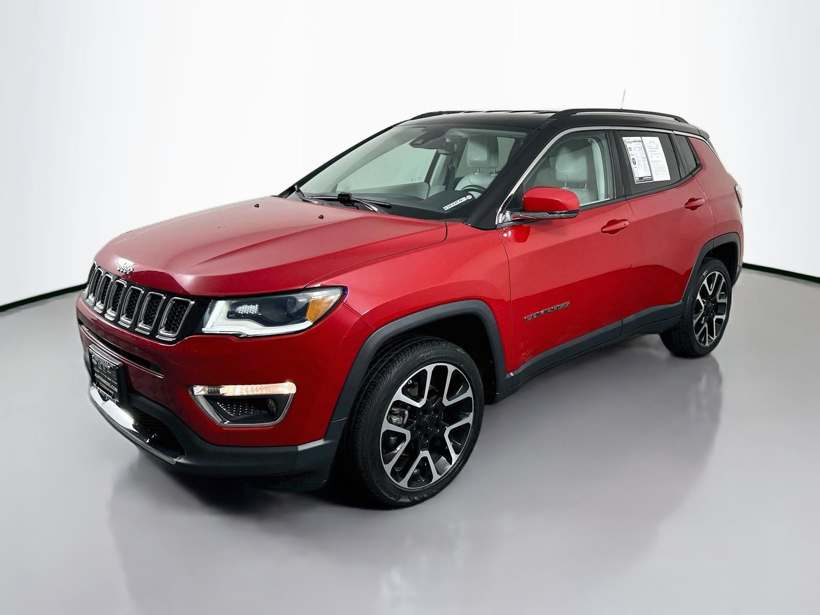 Used 2021 Jeep Compass Limited w/ Elite Exterior Group AWD/4WD image 3