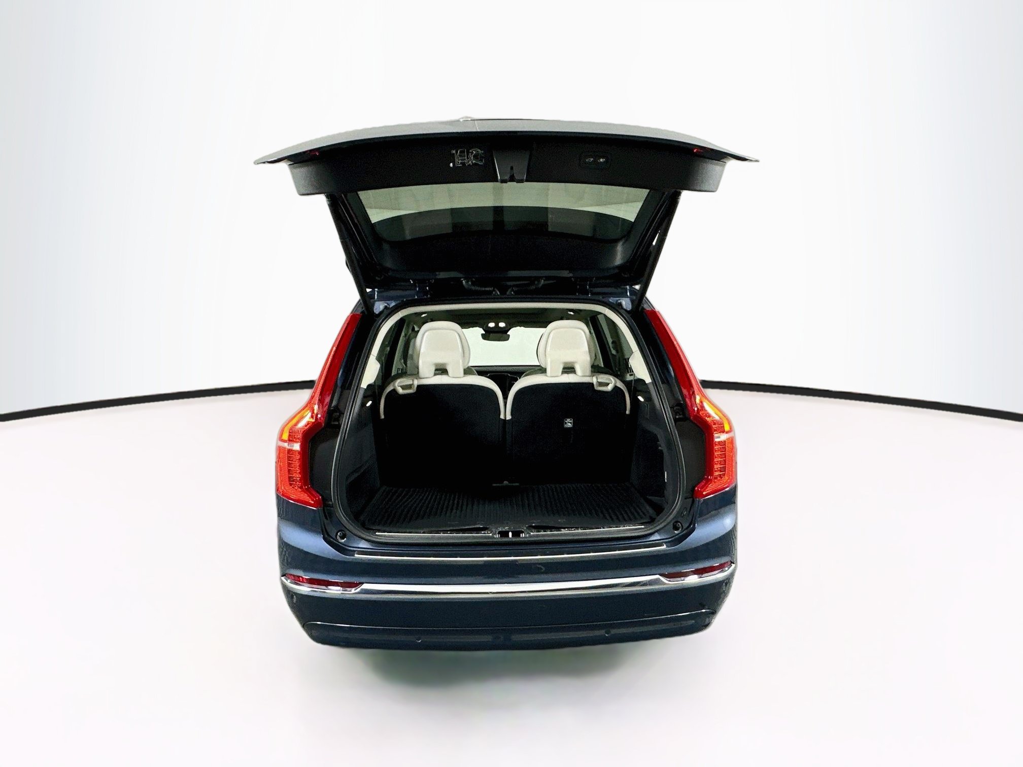 Used 2023 Volvo XC90 B6 Plus w/ Protection Package Premier AWD/4WD image 30