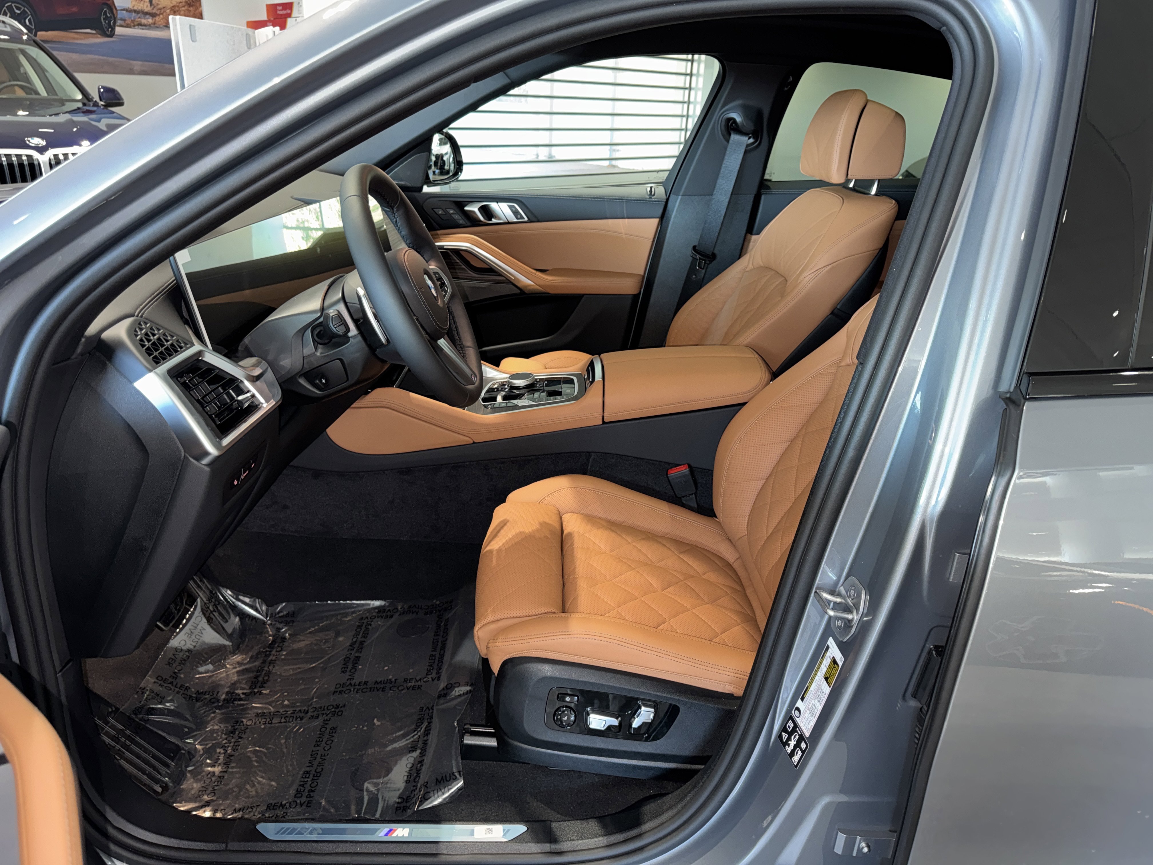 New 2026 BMW X6 xDrive40i w/ Climate Comfort Package image 14