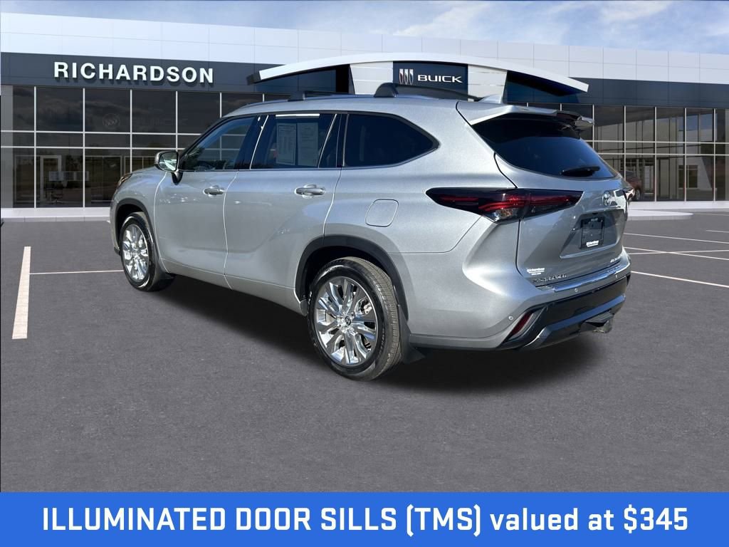Used 2024 Toyota Highlander Limited image 7