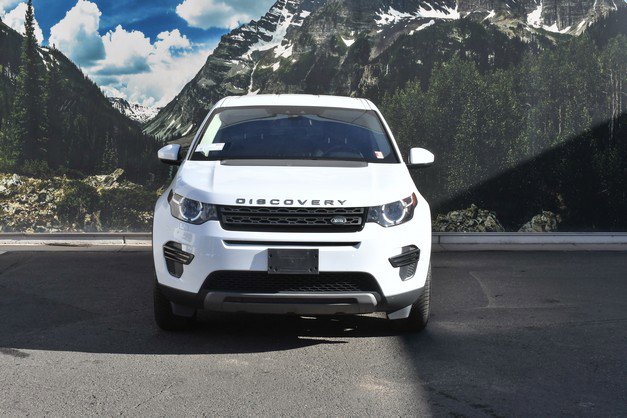Used 2018 Land Rover Discovery Sport SE image 5