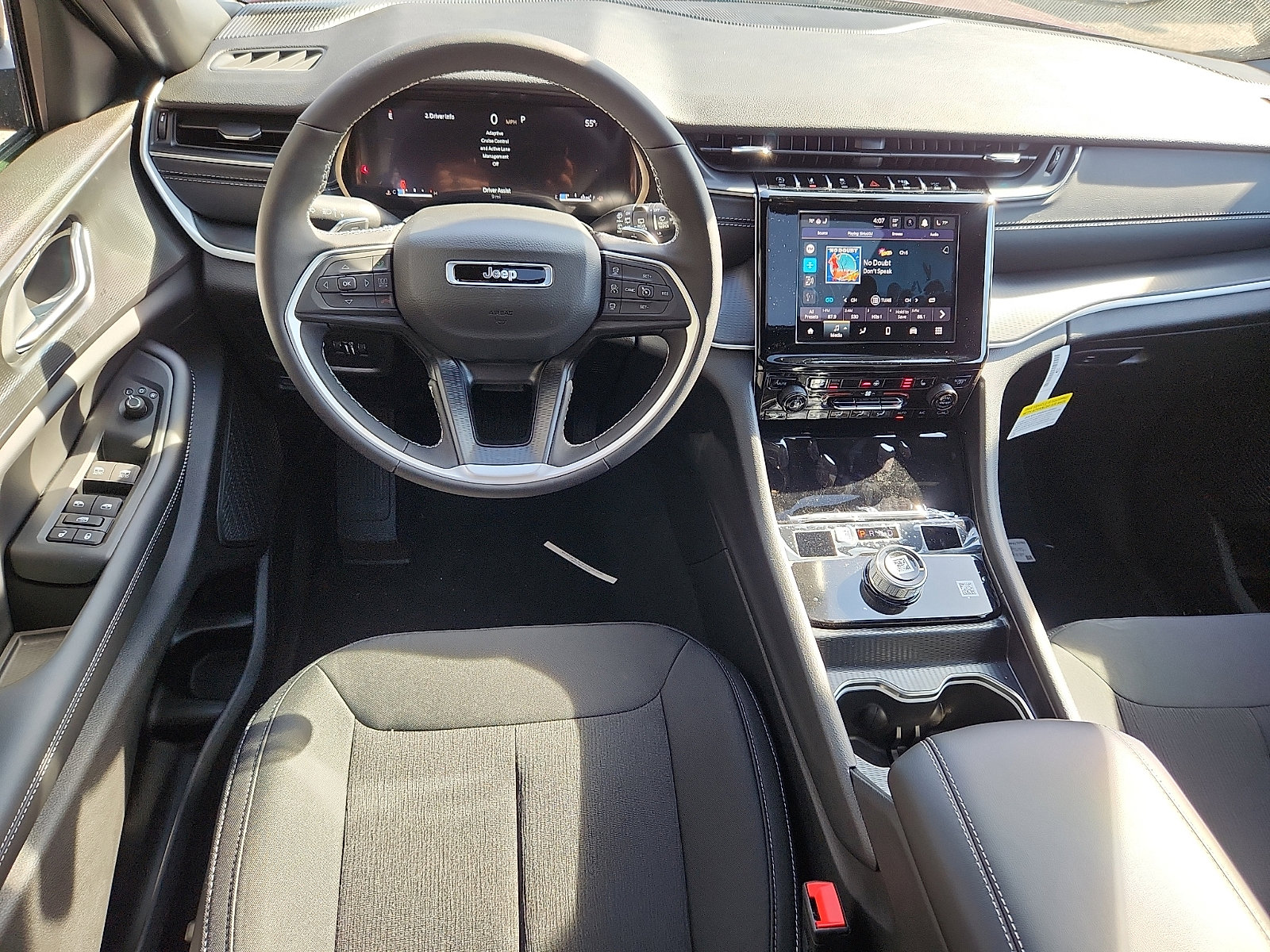 New 2025 Jeep Grand Cherokee Laredo X w/ Luxury Tech Group I image 7