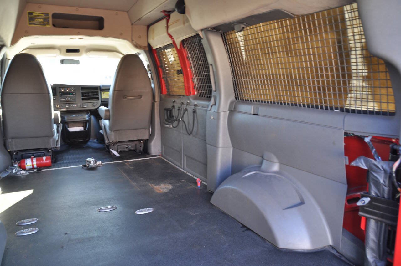 Used 2015 GMC Savana 2500 LS w/ Cold Climate Package RWD image 26